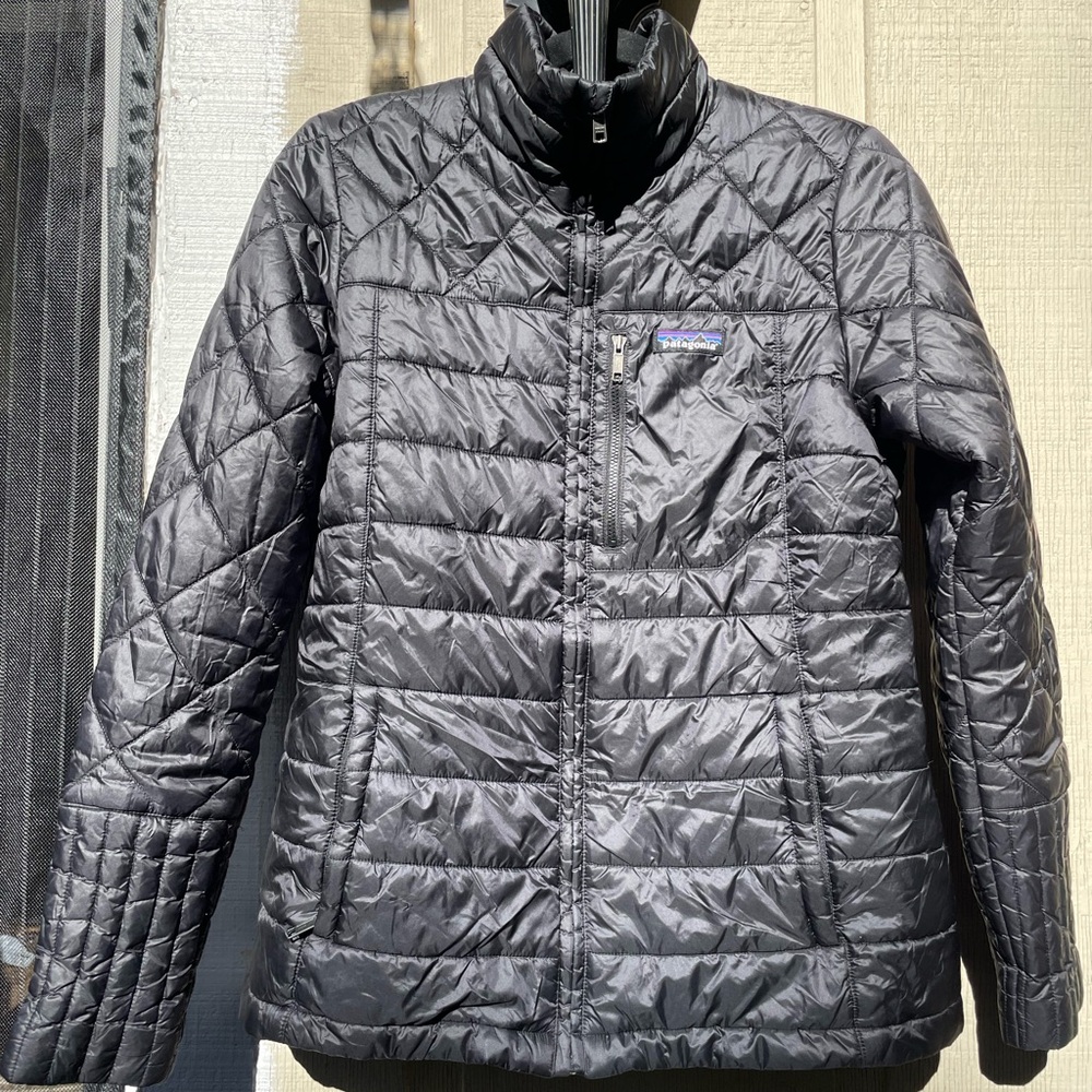 Patagonia — Black Puffer Coat/Jacket